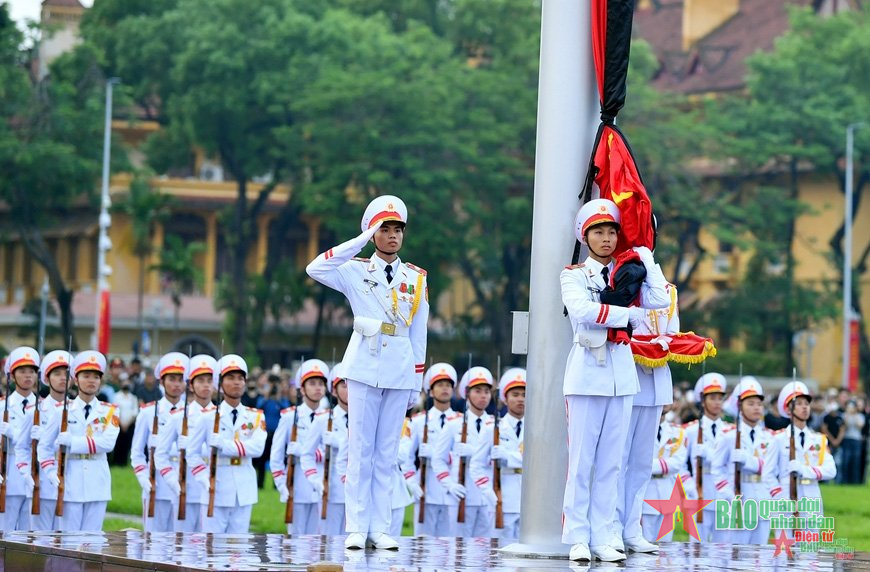 Lễ treo cờ rủ Quốc tang Tổng Bí thư Nguyễn Phú Trọng

